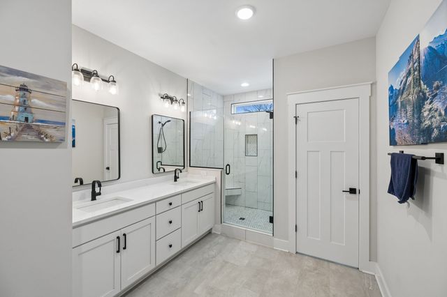 2037 W Lincoln St, Tullahoma, TN 37388