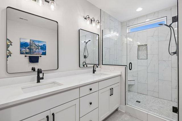 2037 W Lincoln St, Tullahoma, TN 37388