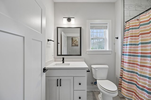 2037 W Lincoln St, Tullahoma, TN 37388