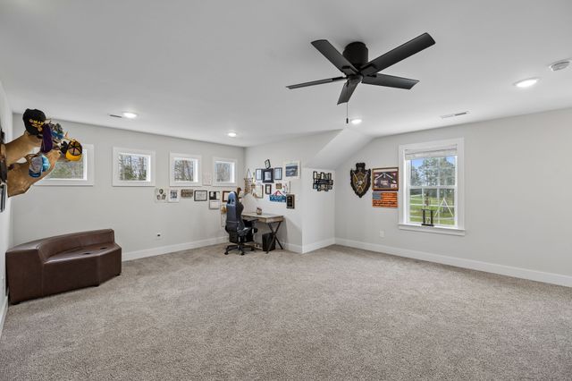 2037 W Lincoln St, Tullahoma, TN 37388