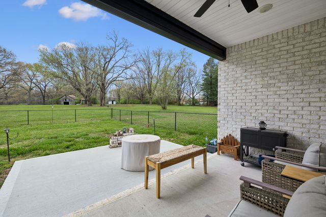 2037 W Lincoln St, Tullahoma, TN 37388