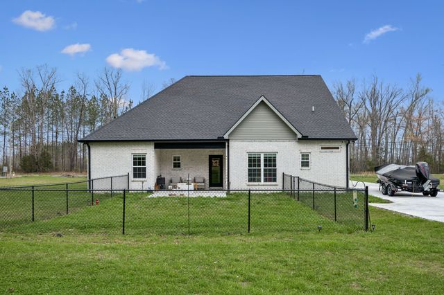 2037 W Lincoln St, Tullahoma, TN 37388