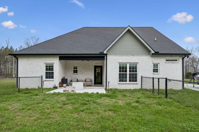 2037 W Lincoln St, Tullahoma, TN 37388