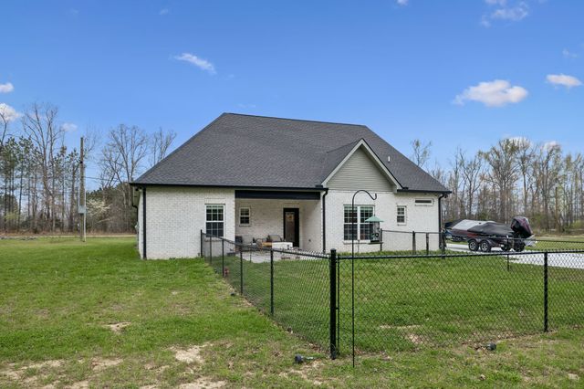 2037 W Lincoln St, Tullahoma, TN 37388