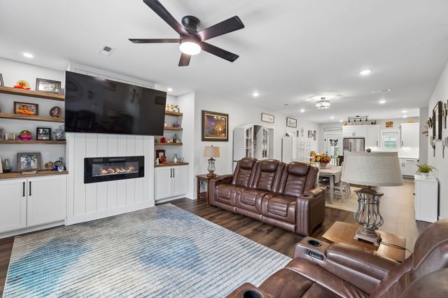 2037 W Lincoln St, Tullahoma, TN 37388