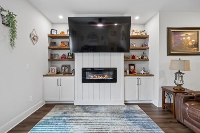 2037 W Lincoln St, Tullahoma, TN 37388