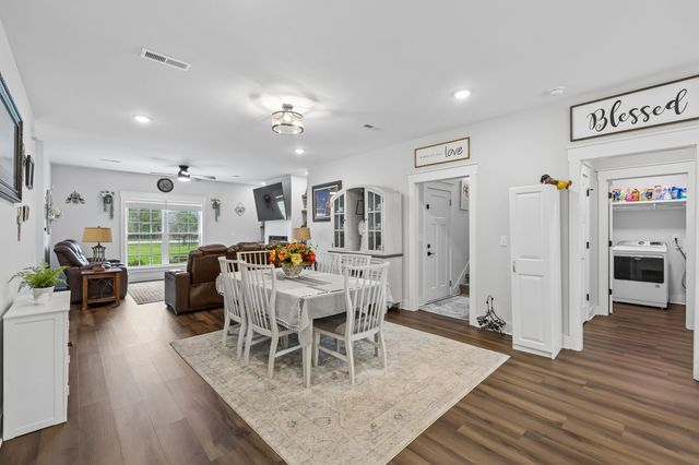 2037 W Lincoln St, Tullahoma, TN 37388