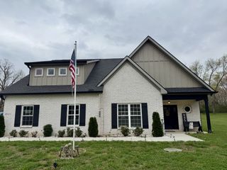 2037 W Lincoln St, Tullahoma, TN 37388