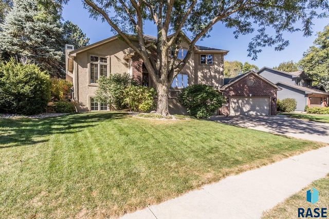 4509 S River Oaks Dr Drive, Sioux Falls, SD 57105