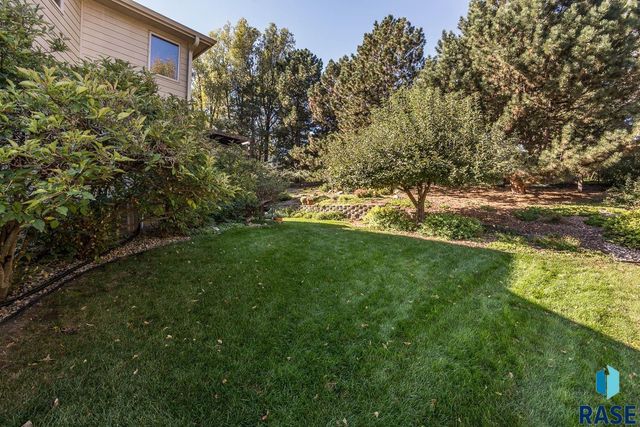 4509 S River Oaks Dr Drive, Sioux Falls, SD 57105