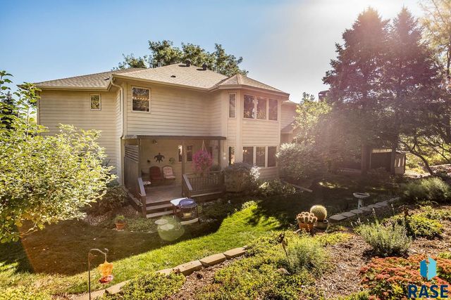 4509 S River Oaks Dr Drive, Sioux Falls, SD 57105
