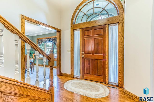 4509 S River Oaks Dr Drive, Sioux Falls, SD 57105