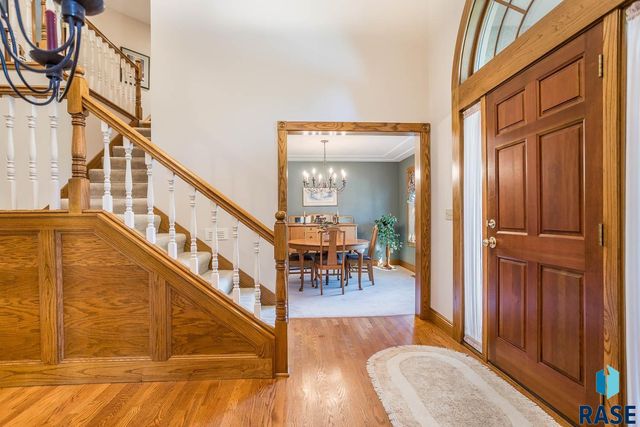 4509 S River Oaks Dr Drive, Sioux Falls, SD 57105