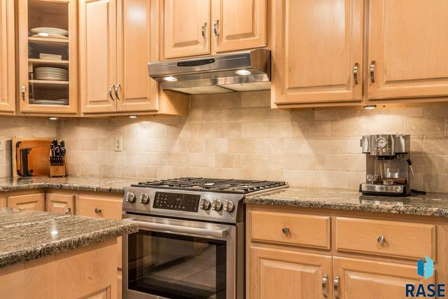 4509 S River Oaks Dr Drive, Sioux Falls, SD 57105