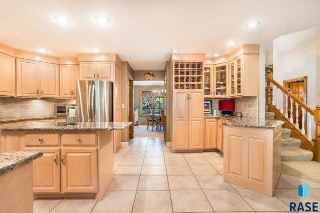 4509 S River Oaks Dr Drive, Sioux Falls, SD 57105