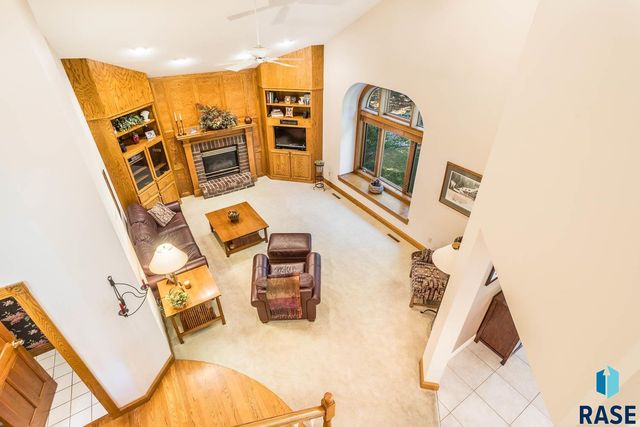 4509 S River Oaks Dr Drive, Sioux Falls, SD 57105