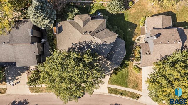 4509 S River Oaks Dr Drive, Sioux Falls, SD 57105