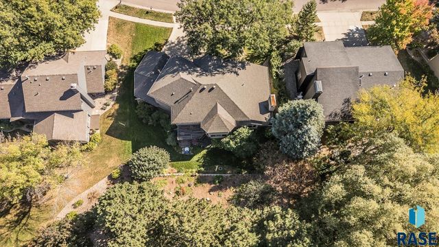 4509 S River Oaks Dr Drive, Sioux Falls, SD 57105