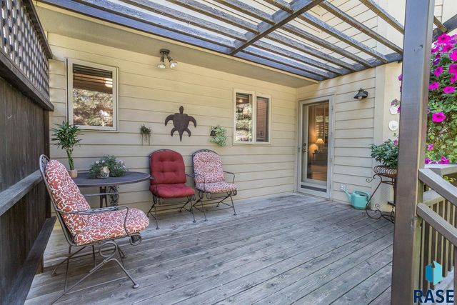 4509 S River Oaks Dr Drive, Sioux Falls, SD 57105