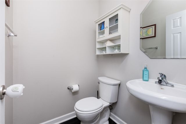 3000 E Titus Avenue, Des Moines, IA 50320