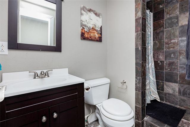 3000 E Titus Avenue, Des Moines, IA 50320