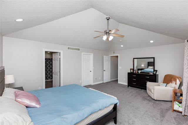 3000 E Titus Avenue, Des Moines, IA 50320