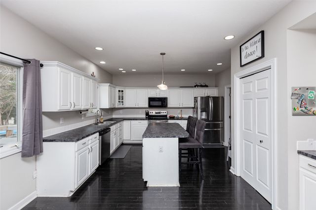 3000 E Titus Avenue, Des Moines, IA 50320