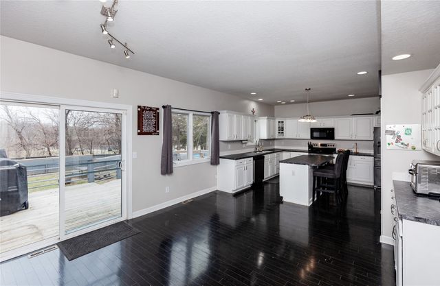 3000 E Titus Avenue, Des Moines, IA 50320