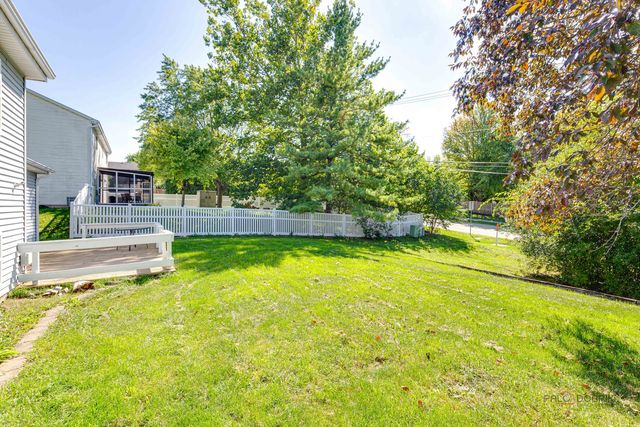 440 W Parkview Terrace, Algonquin, IL 60102