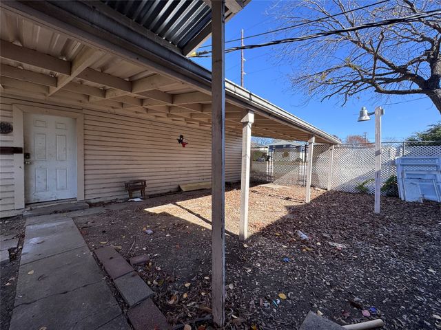 2845 Ruidosa Avenue, Dallas, TX 75228