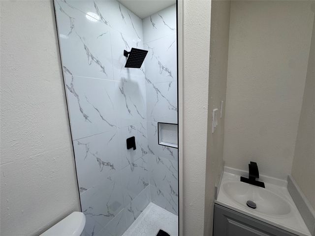 2845 Ruidosa Avenue, Dallas, TX 75228