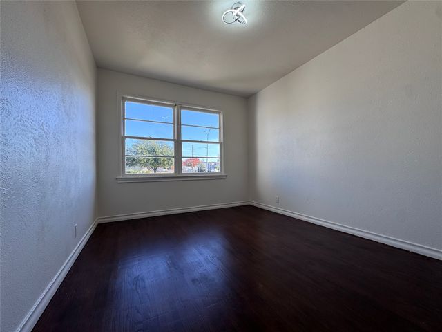 2845 Ruidosa Avenue, Dallas, TX 75228