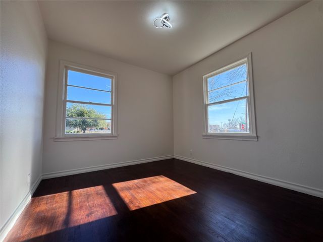 2845 Ruidosa Avenue, Dallas, TX 75228