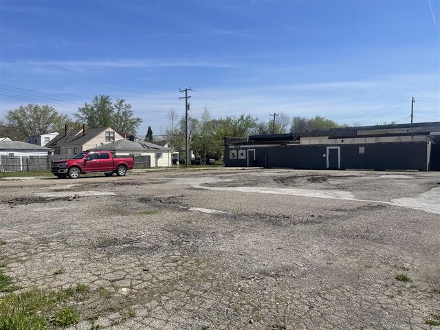 22110 W Warren Avenue, Redford, MI 48239