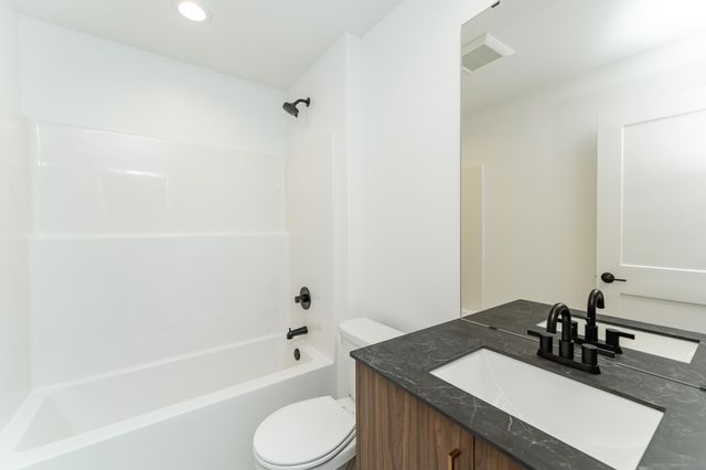 1113 Century Village Lane NE, Rochester, MN 55906