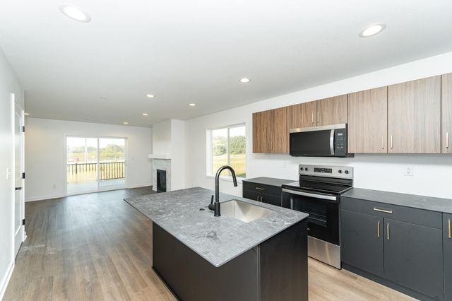 1113 Century Village Lane NE, Rochester, MN 55906