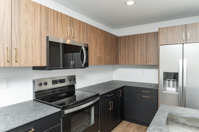 1113 Century Village Lane NE, Rochester, MN 55906