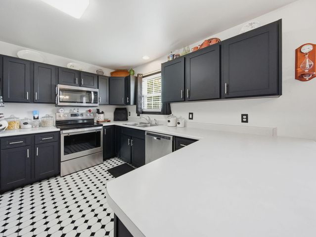 2610 E Moonlight Street, Republic, MO 65738
