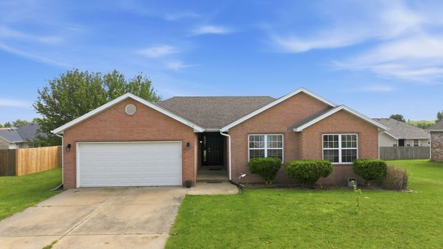 2610 E Moonlight Street, Republic, MO 65738