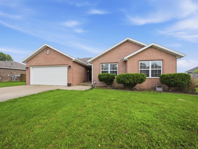 2610 E Moonlight Street, Republic, MO 65738