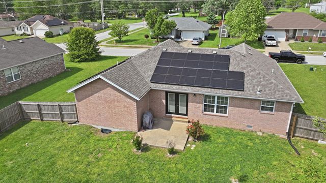 2610 E Moonlight Street, Republic, MO 65738