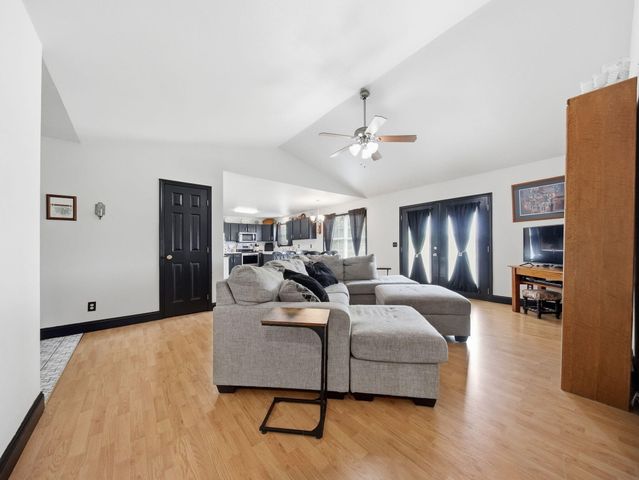 2610 E Moonlight Street, Republic, MO 65738