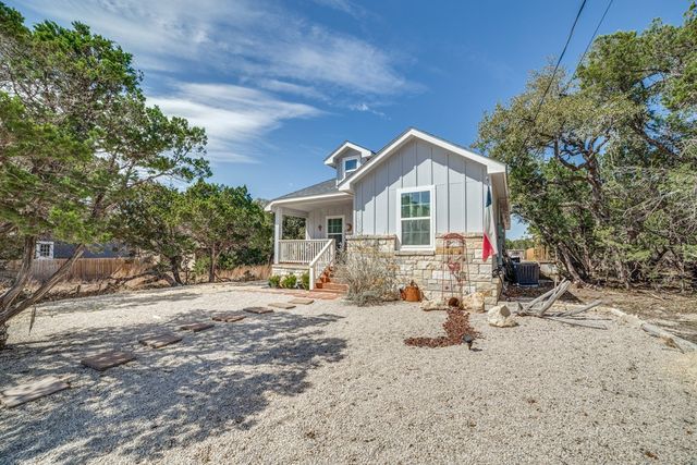 205 Canyon Lake Dr, Bandera, TX 78003