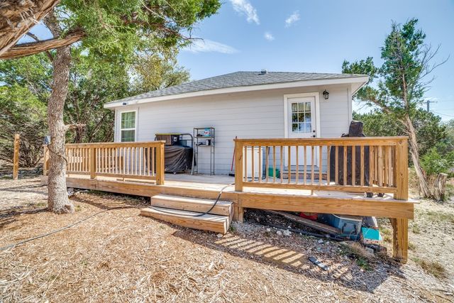 205 Canyon Lake Dr, Bandera, TX 78003