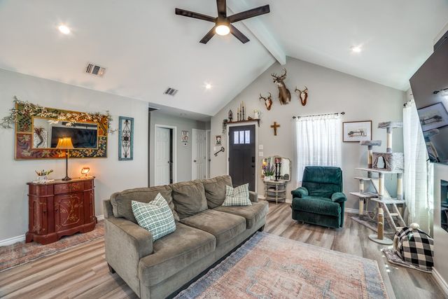 205 Canyon Lake Dr, Bandera, TX 78003