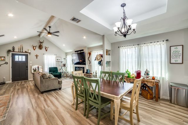 205 Canyon Lake Dr, Bandera, TX 78003