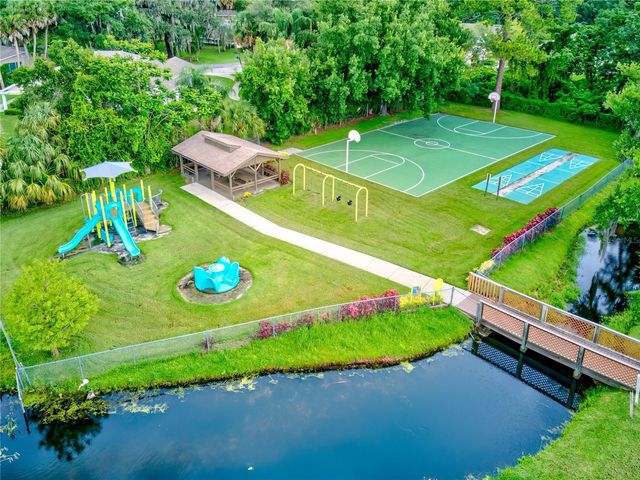 650 WOODRIDGE DRIVE 650, Fern Park, FL 32730