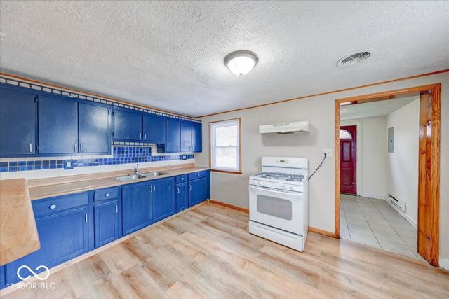 2323 N Leland Avenue, Indianapolis, IN 46218