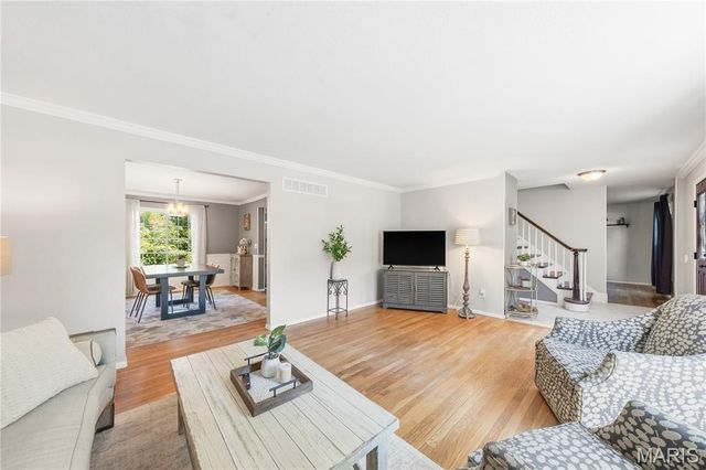 11747 Summerhaven Drive, St Louis, MO 63146