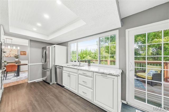 11747 Summerhaven Drive, St Louis, MO 63146